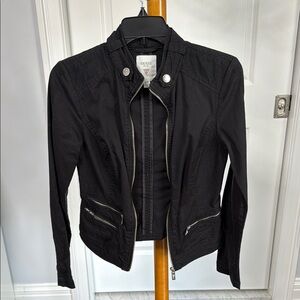 GUESS Women's Utility Jacket in Black